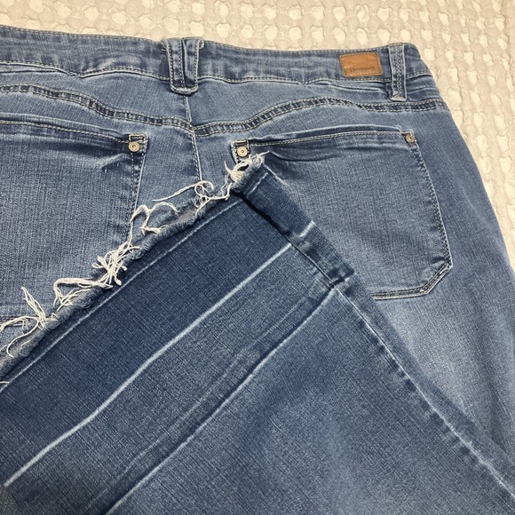 Democracy Blue Wide Leg Jeans - Picture 10 of 11